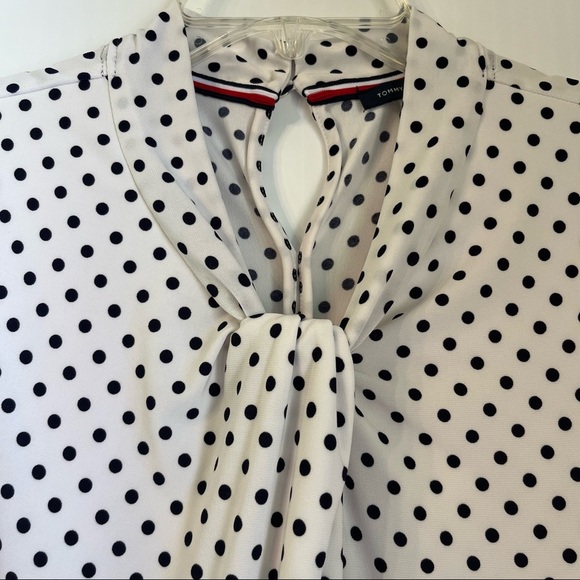 Tommy Hilfiger Women's Polka Dot Sleeveless Career Blouse M Keyhole Back Classic - Picture 3 of 7